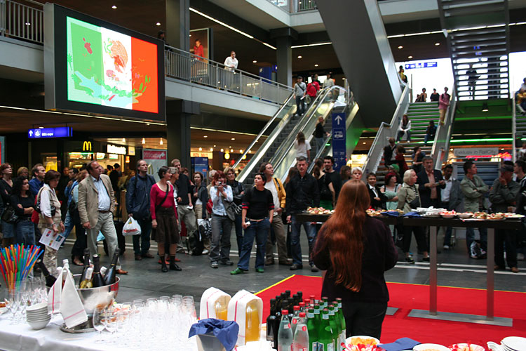 flags-opening-bern-sep2006-beate-engel-2