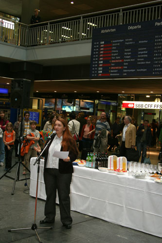 flags-opening-bern-sep2006-station-beate